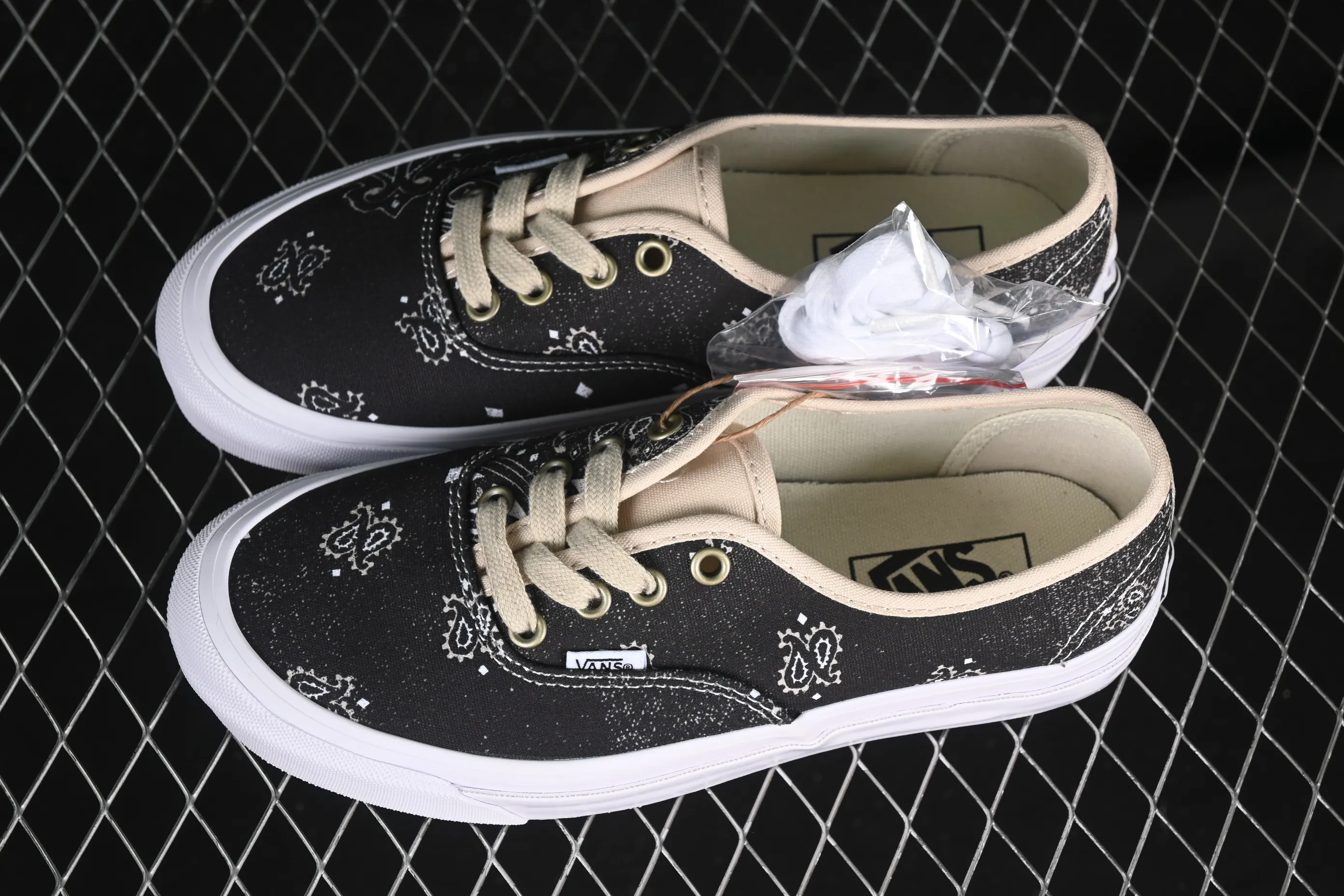 All categories Vans Vans series Vans Low Vans low top Vans Authentic 44 Vans slip-on slip-on skate shoes VN000D5KESB